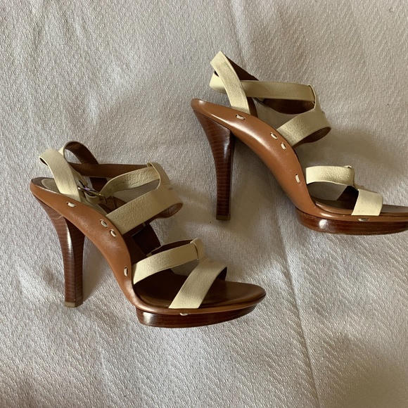 Via Spiga Cream Leather Platform Heels - Picture 7 of 8